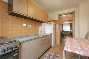 Decomandat cu 2 balcoane la etajul 2