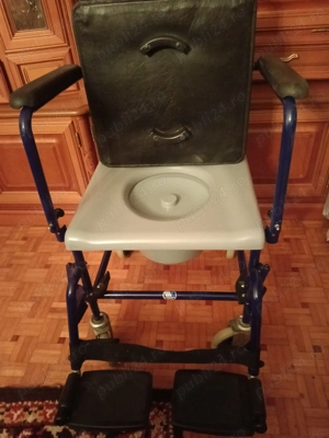 Toaleta mobilă (wc)pt persoane cu dizabilități 