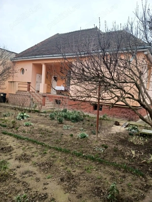Casa de vanzare Micro 17 , pe un nivel , 199.000 euro negociabil - imagine 2