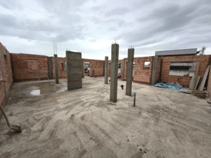 Casă pe parter la roșu zona Castel Transilvania, teren 3,5 ari – posibilitate de mansardare