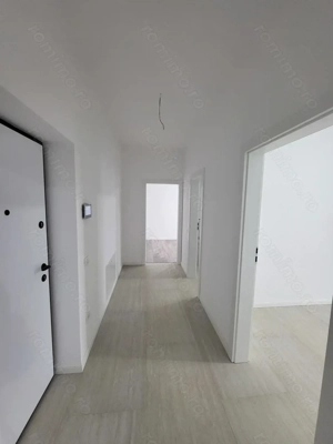 Bloc nou. Etaj 1. Bucatarie Inchisa. Decomandat.Terasa mare. Asfalt. Zona Hotel IQ.