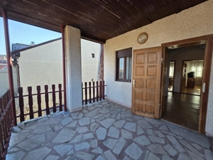Casa in Cartierul Functionarilor -Arad - imagine 2