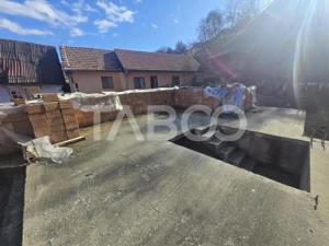 Teren de vanzare 436mp intravilan si fundatie cu proiect casa Rasinari