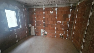 Casă P + 1, central, vis-a-vis de Stadionul Municipal - imagine 5