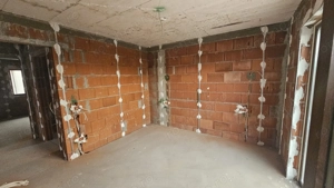 Casă P + 1, central, vis-a-vis de Stadionul Municipal - imagine 4