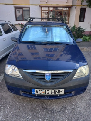 Vând Dacia Logan