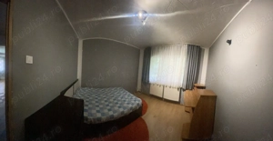 Apartament spatios, decomandat cu 3 camere, 2 bai, 2 spatii de depozitare, situat la parter. - imagine 2