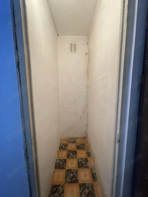 Apartament spatios, decomandat cu 3 camere, 2 bai, 2 spatii de depozitare, situat la parter. - imagine 4