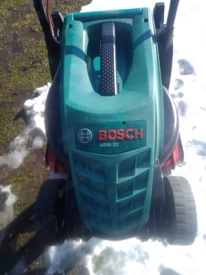 vând mașină de tuns gazon electrică Bosch arm 32  - imagine 4