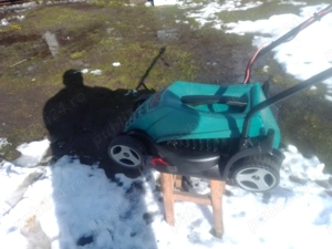 vând mașină de tuns gazon electrică Bosch arm 32  - imagine 3