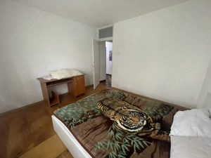 Apartament spatios, decomandat cu 3 camere, 2 bai, 2 spatii de depozitare, situat la parter. - imagine 7