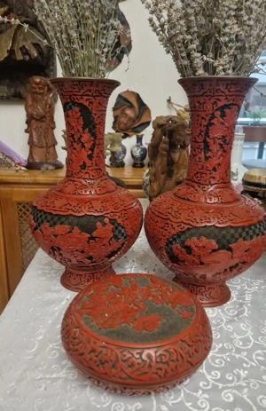Set vaze si cutie chinezeasca din lac rosu sculptat   cinnabar, vintage