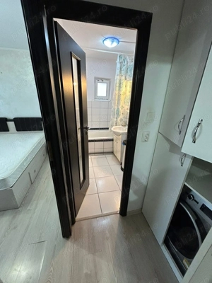 De inchiriat apartament cu 2 camere cu balcon, etaj 3, mobilat și utilat 1.250lei luna - imagine 9