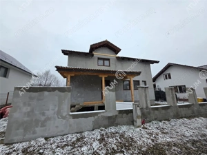 Casa cu 5 camere decomandate pe teren de 390 mp in Cisnadie Sibiu - imagine 2