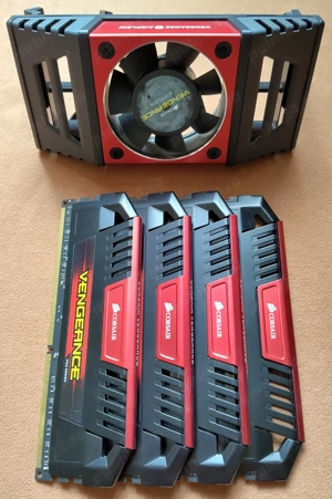 Corsair Vengeance Pro 32GB (4x8GB) DRR3 1866Mhz + Corsair Vengeance Airflow RAM Cooler 