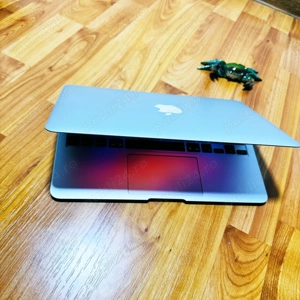 Laptop Apple MacBook Air, IntelCore i5, Tastatura Iluminata, Aluminiu UltraSlim, Livrare GRATUITA - imagine 5