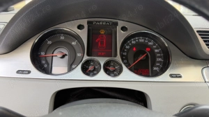 Volkswagen Passat 2.0 TDI DPF Highline - imagine 8