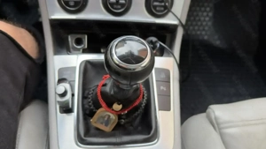 Volkswagen Passat 2.0 TDI DPF Highline - imagine 10