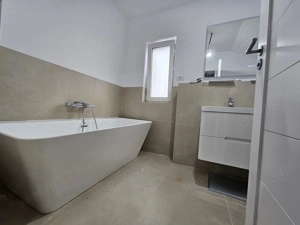 Zona buna! Asfalt! Toate utilitatile - Despartit prin casa scarii. - imagine 3