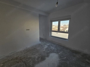 Zona buna! Asfalt! Toate utilitatile - Despartit prin casa scarii. - imagine 8