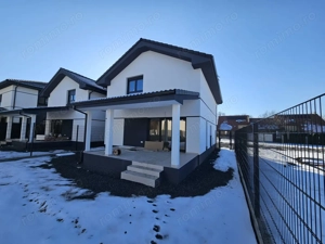 Zona buna! Asfalt! Toate utilitatile - Despartit prin casa scarii. - imagine 10