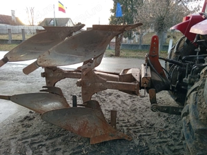 Plug reversibil cu 2 brazde