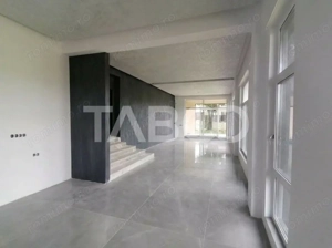 Casa individuala in natura terasa mare si piscina interioara Cisnadie - imagine 3