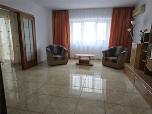 APARTAMENT CU 3 CAMERE DE  #206;NCHIRIAT  #206;N ZONA UNIRII