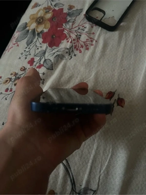 vând iPhone 12 mini