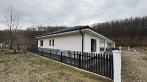 Casă de vânzare în Bascov   locație excelentă, aproape de toate! - imagine 6