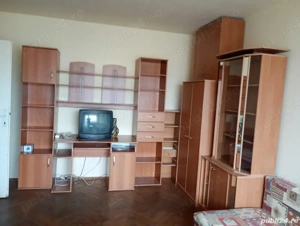 Ap decent 1 cam ultracentral la Podgoria pe Bulevard total mobilat si utilat etaj 1 