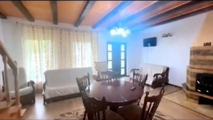 Vand Vila linga Durau ,2200 mp teren ,129.000 Euro neg 