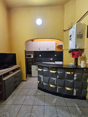 Apartament 2 camere- Ultracentral Arad, Etaj 1-, mobilat si utilat - imagine 3