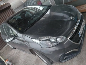 peugeot 208 - imagine 2