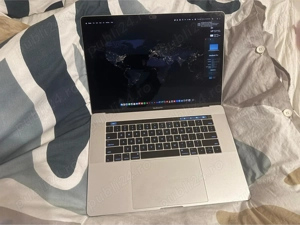 Macbook Pro 15 inch 2017 core i7 512gb ssd 16gb ram 
