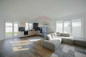 Casă pe nivel de vânzare cu 3 dormitoare, 500 mp teren – Sântandrei - imagine 2