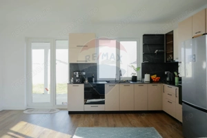 Casă pe nivel de vânzare cu 3 dormitoare, 500 mp teren – Sântandrei - imagine 3