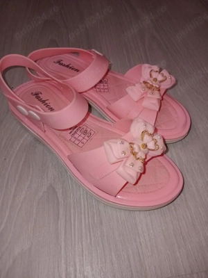 Sandale cu fundță roze