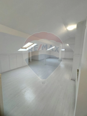 Spațiu de birouri central - Vilă 323 mp - Ideal sediu firmă / clinica - imagine 19
