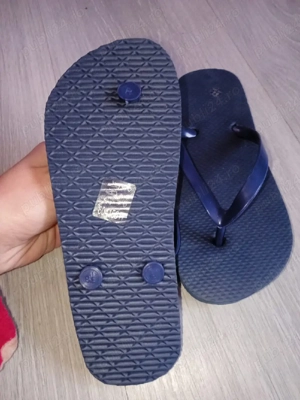 Papuci noi  - imagine 2