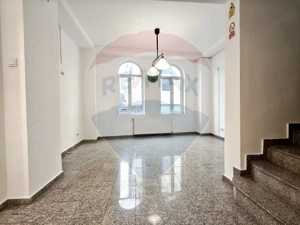 Casă / Vilă cu 6 camere de închiriat în zona Dacia