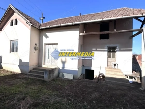 Casa de vanzare I 733 mp teren I Alba Iulia I 3 camere I toate utilitatile I