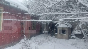 Casă tradițională cu teren generos – Covasna Voinesti - imagine 3