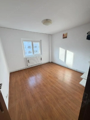 Ap. 3 cam. decomandat, etaj 2 din 4, Nae Leonard