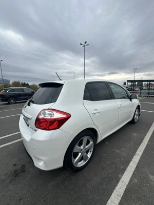 Toyota Auris Hybrid - imagine 5