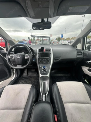 Toyota Auris Hybrid - imagine 4