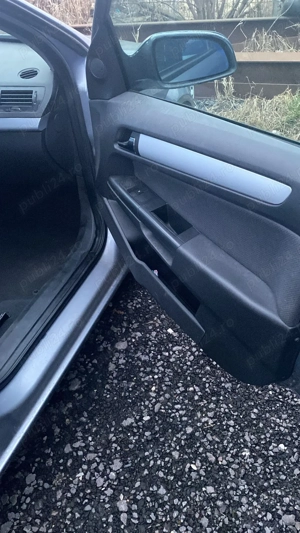 Dezmembrez Opel Astra H - imagine 2