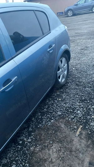 Dezmembrez Opel Astra H - imagine 4