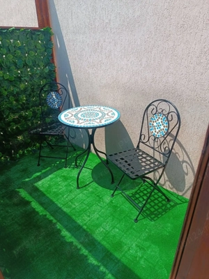 Inchiriez garsoniera la curte 