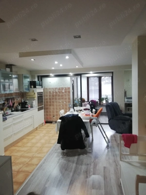 Vand apartament 3 camere amenajat modern 